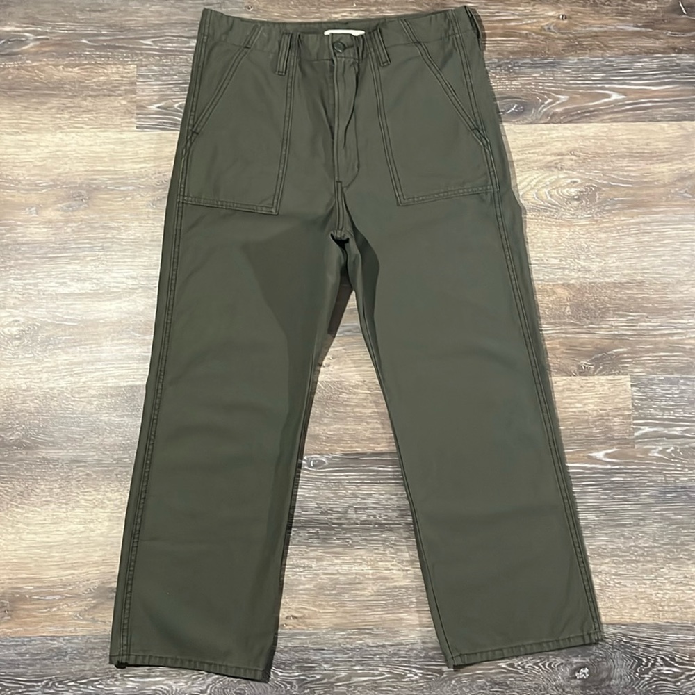 Levi's Ribcage Straight Army Green Cotton Stretch Pants With Patch Pockets